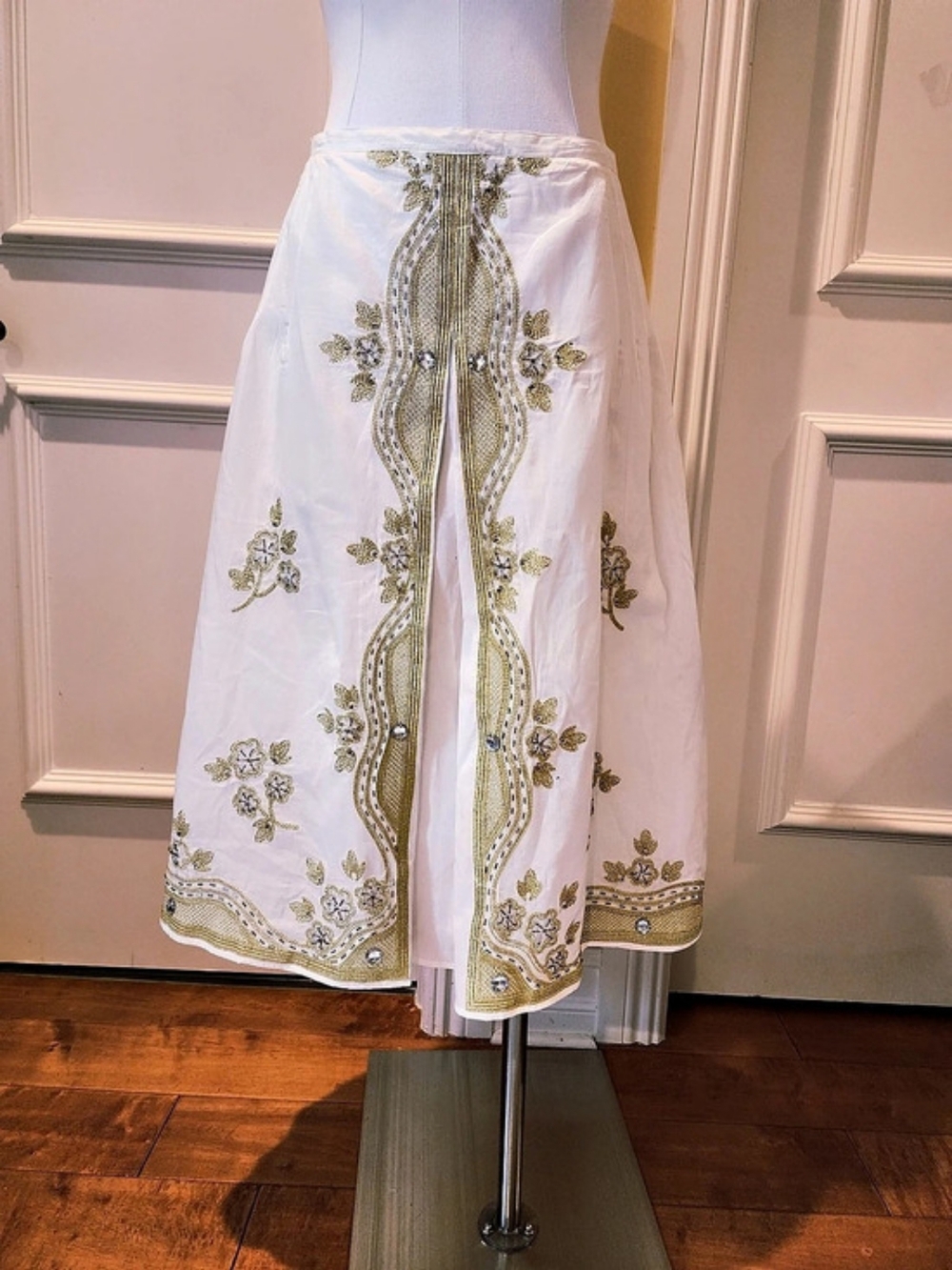 INC International Concepts Embroidered Floral Maxi Skirt in White Size 10